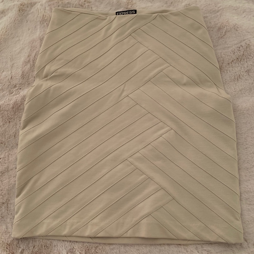 Express pencil skirt, size 4
